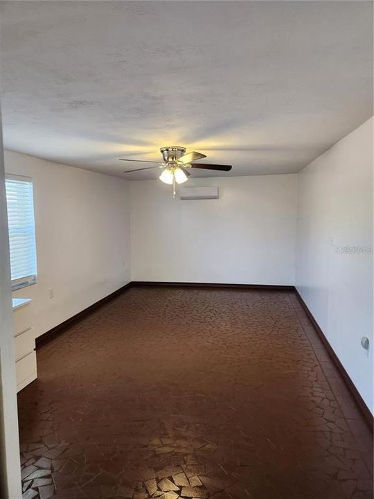 出租: $2,200 (3 贝兹, 2 浴室, 1450 平方英尺)