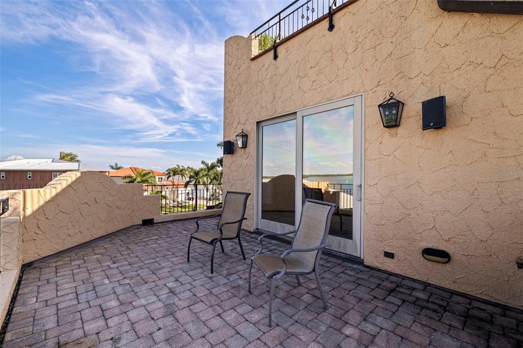 На продажу: $2,895,000 (4 спален, 3 ванн, 4456 Квадратных фут)