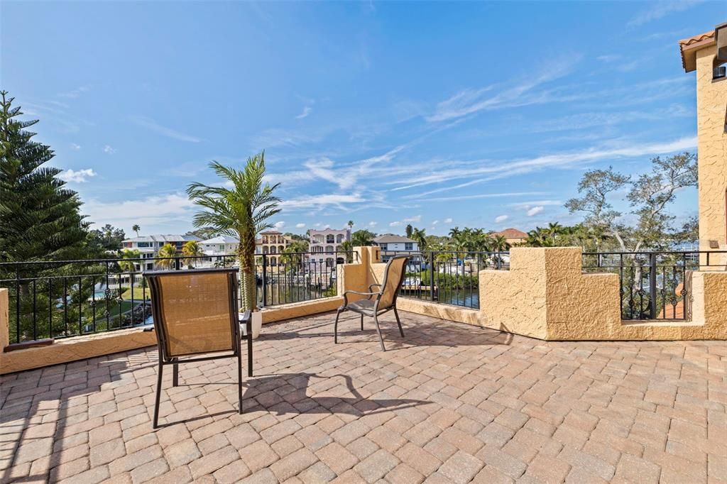 На продажу: $2,895,000 (4 спален, 3 ванн, 4456 Квадратных фут)