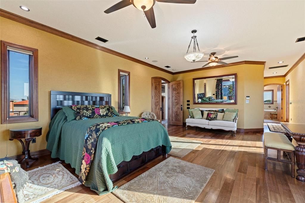 На продажу: $2,895,000 (4 спален, 3 ванн, 4456 Квадратных фут)