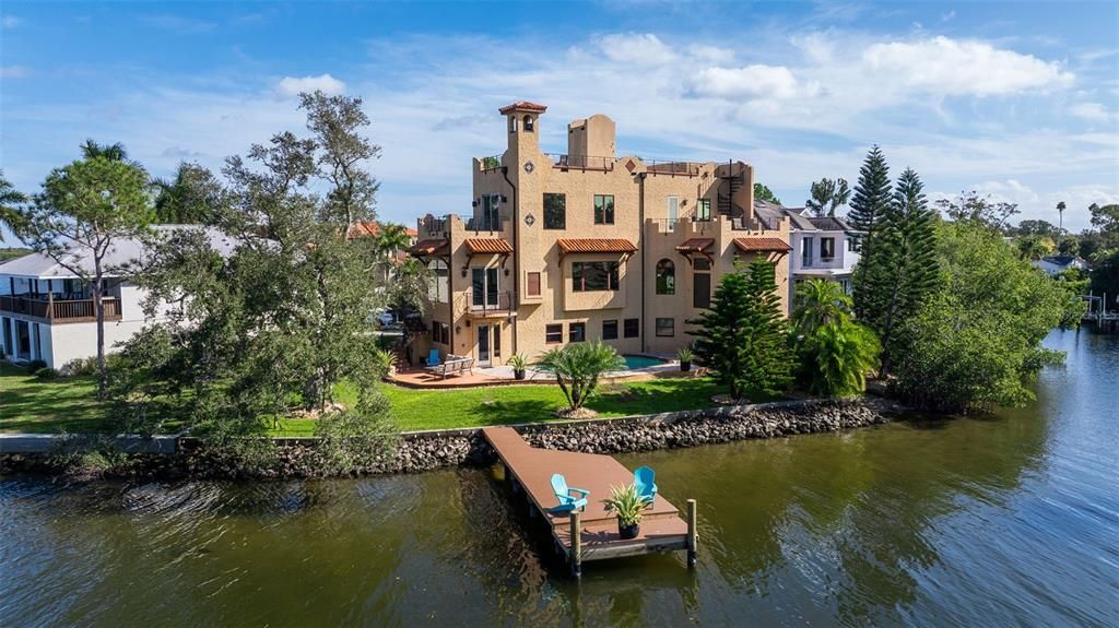 На продажу: $2,895,000 (4 спален, 3 ванн, 4456 Квадратных фут)