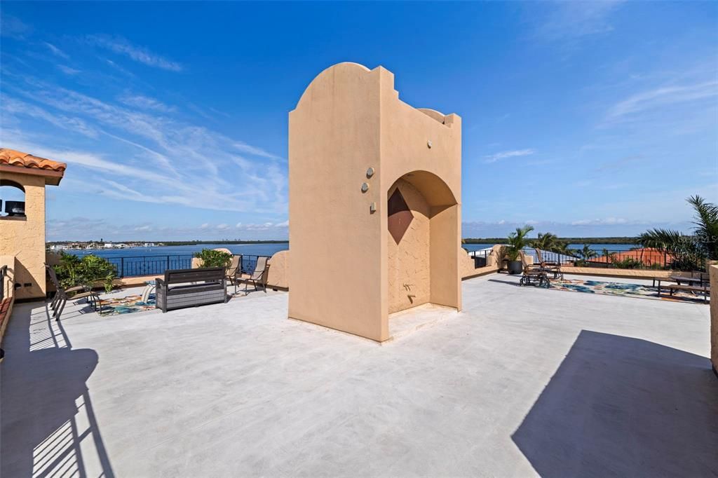 На продажу: $2,895,000 (4 спален, 3 ванн, 4456 Квадратных фут)