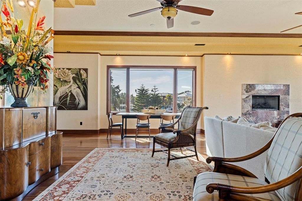 На продажу: $2,895,000 (4 спален, 3 ванн, 4456 Квадратных фут)