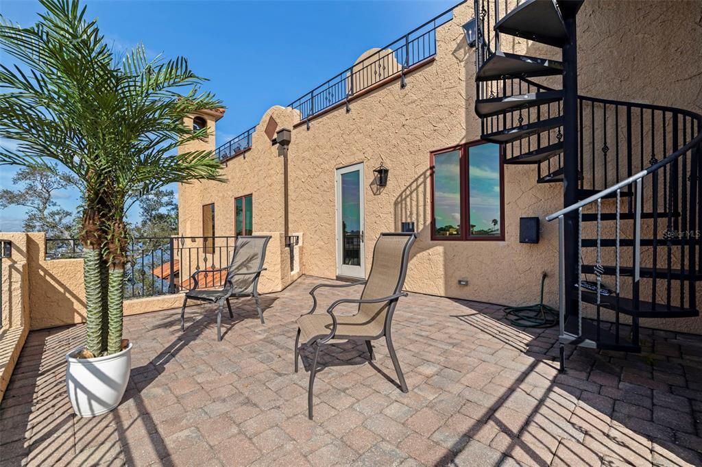 На продажу: $2,895,000 (4 спален, 3 ванн, 4456 Квадратных фут)