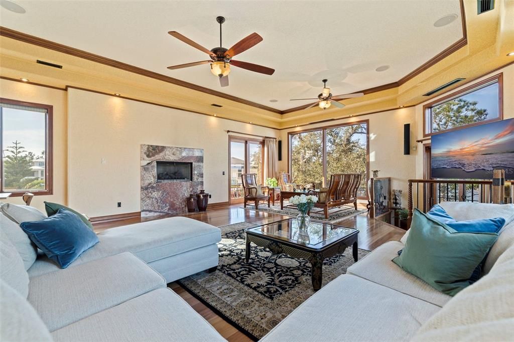 На продажу: $2,895,000 (4 спален, 3 ванн, 4456 Квадратных фут)