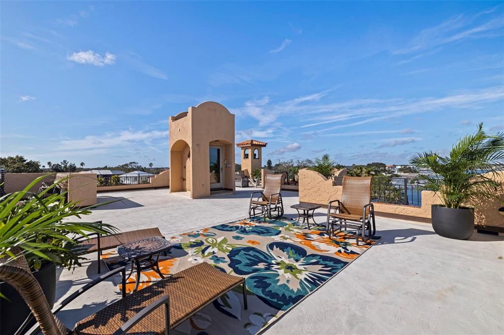 На продажу: $2,895,000 (4 спален, 3 ванн, 4456 Квадратных фут)