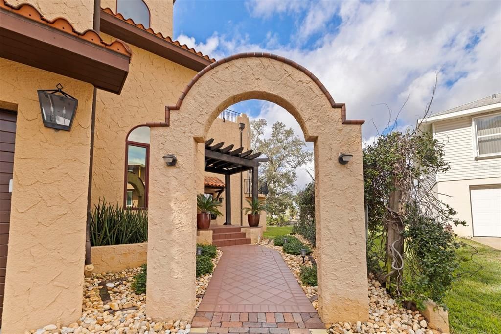 На продажу: $2,895,000 (4 спален, 3 ванн, 4456 Квадратных фут)