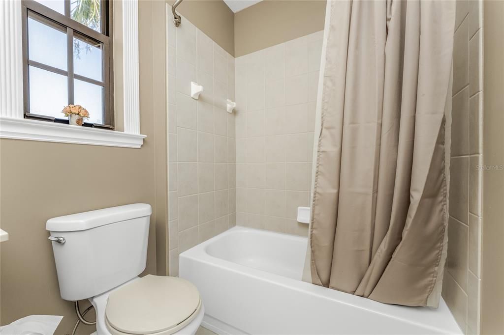 For Sale: $395,000 (3 beds, 2 baths, 1885 Square Feet)