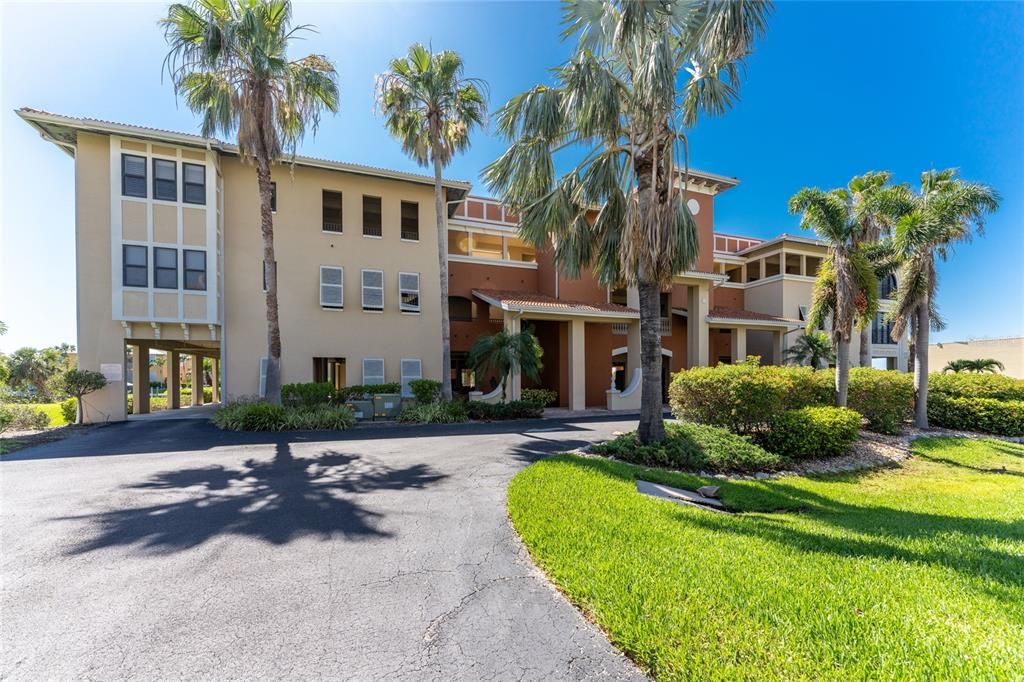 For Sale: $395,000 (3 beds, 2 baths, 1885 Square Feet)