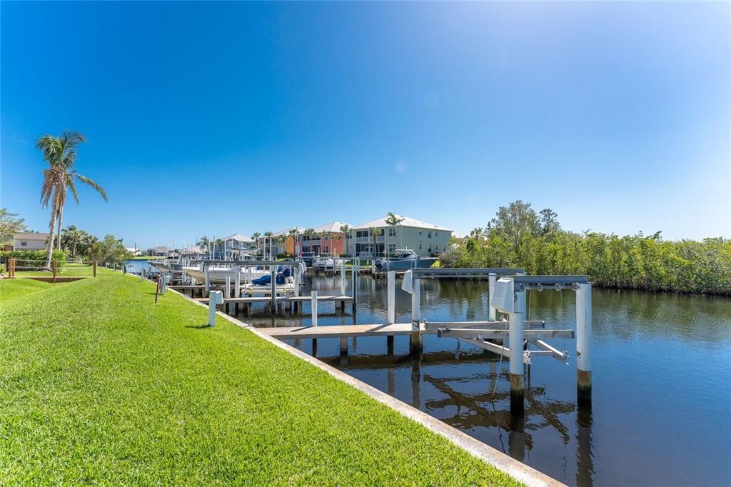 For Sale: $395,000 (3 beds, 2 baths, 1885 Square Feet)