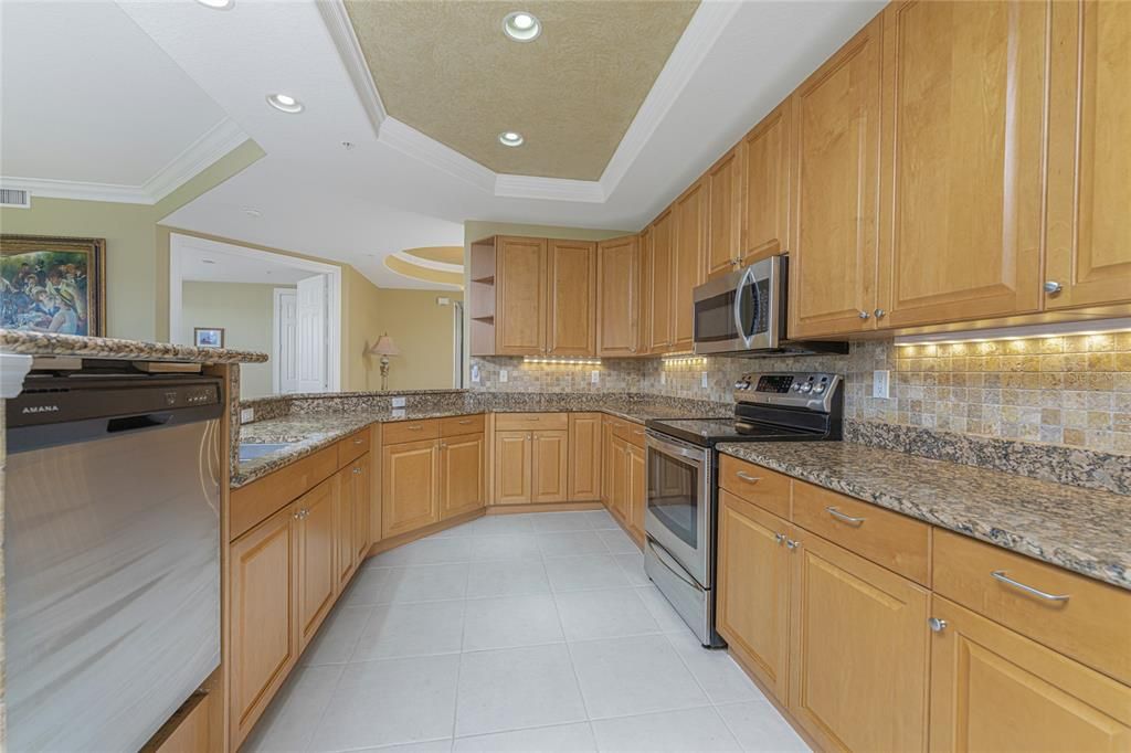 For Sale: $395,000 (3 beds, 2 baths, 1885 Square Feet)