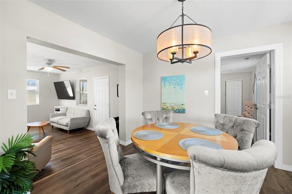 En Venta: $499,000 (3 camas, 2 baños, 1430 Pies cuadrados)