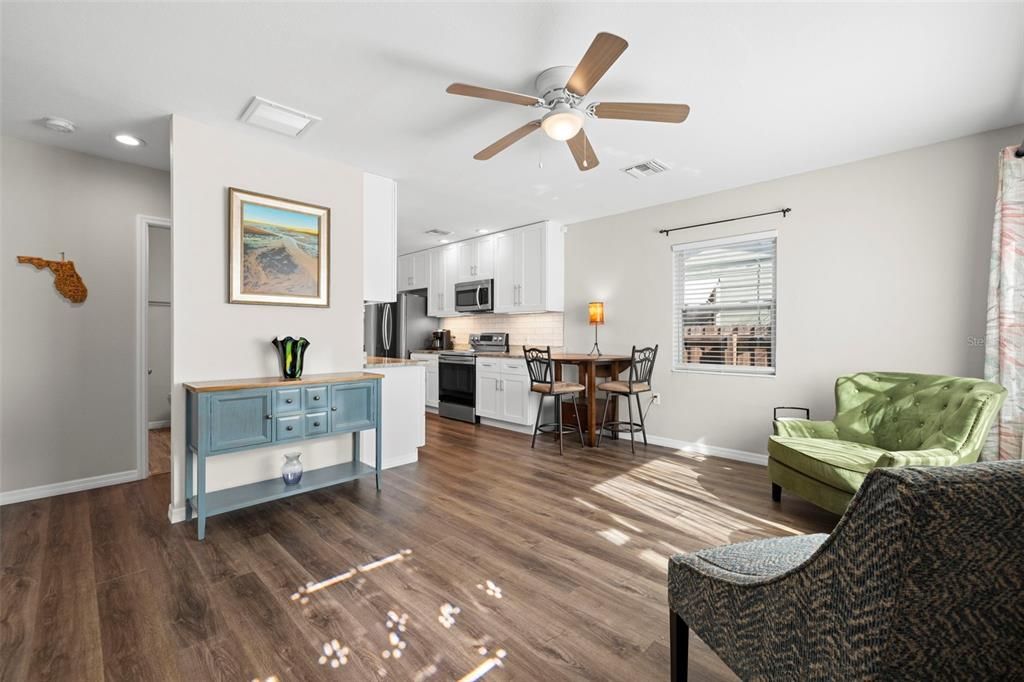 En Venta: $499,000 (3 camas, 2 baños, 1430 Pies cuadrados)