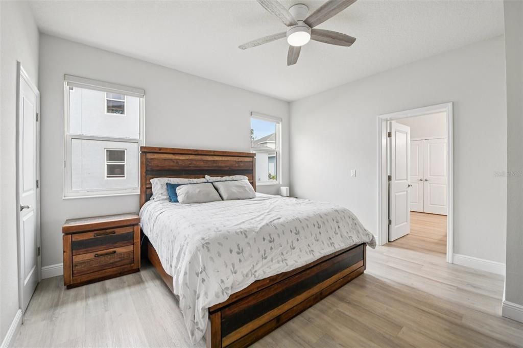 For Sale: $389,000 (3 beds, 2 baths, 1916 Square Feet)