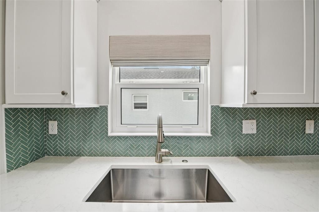 For Sale: $389,000 (3 beds, 2 baths, 1916 Square Feet)