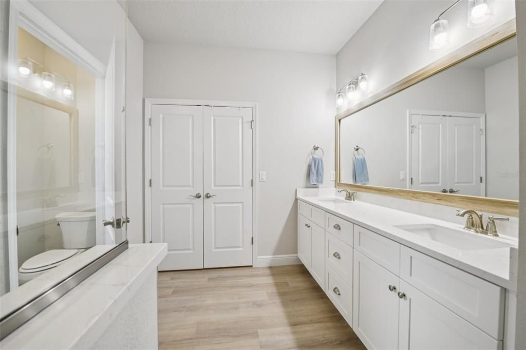 For Sale: $389,000 (3 beds, 2 baths, 1916 Square Feet)