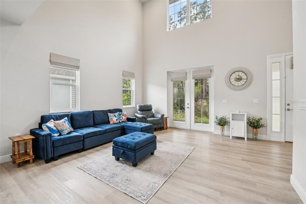 For Sale: $389,000 (3 beds, 2 baths, 1916 Square Feet)