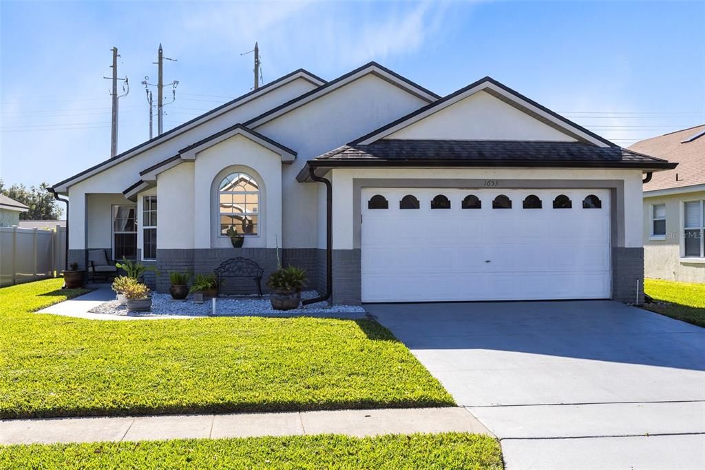 For Sale: $439,900 (5 beds, 3 baths, 1864 Square Feet)