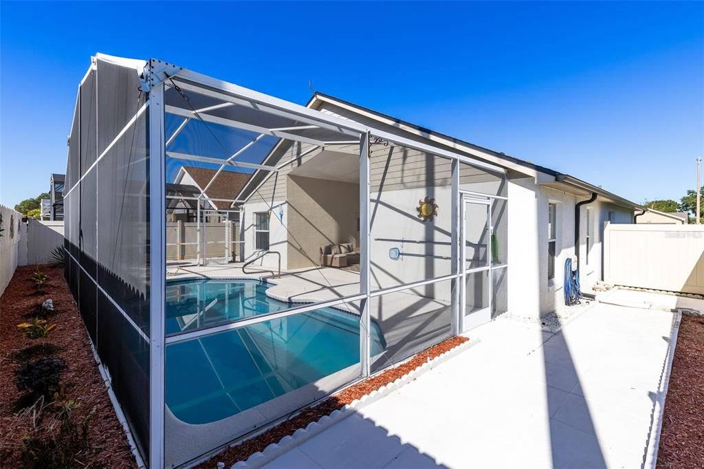 For Sale: $439,900 (5 beds, 3 baths, 1864 Square Feet)