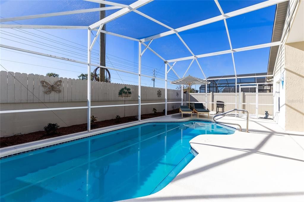 For Sale: $439,900 (5 beds, 3 baths, 1864 Square Feet)