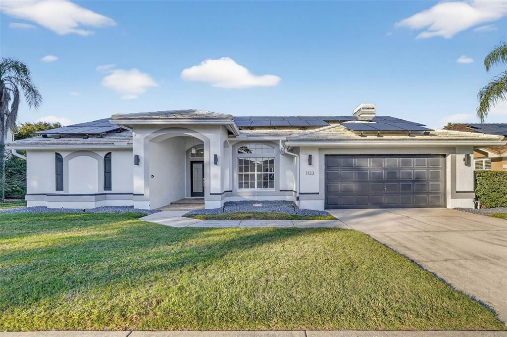 For Sale: $775,000 (4 beds, 2 baths, 2384 Square Feet)