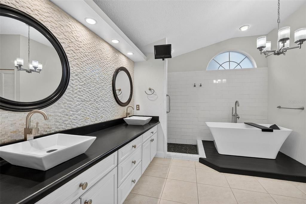 For Sale: $775,000 (4 beds, 2 baths, 2384 Square Feet)