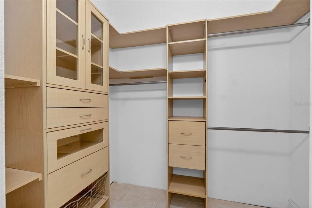 For Sale: $775,000 (4 beds, 2 baths, 2384 Square Feet)