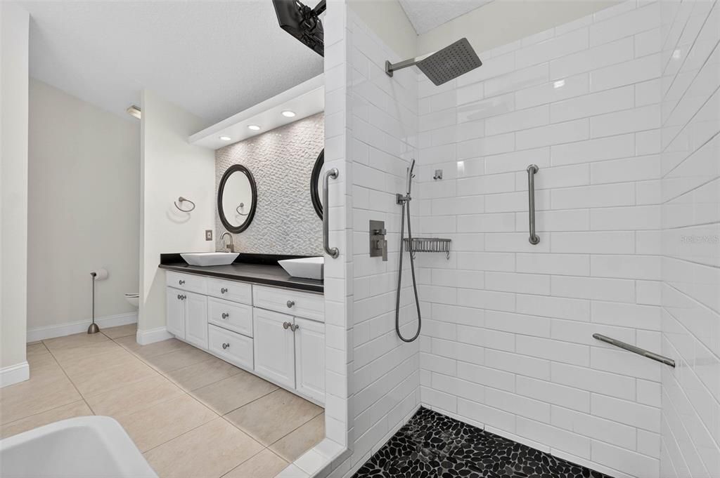 For Sale: $775,000 (4 beds, 2 baths, 2384 Square Feet)