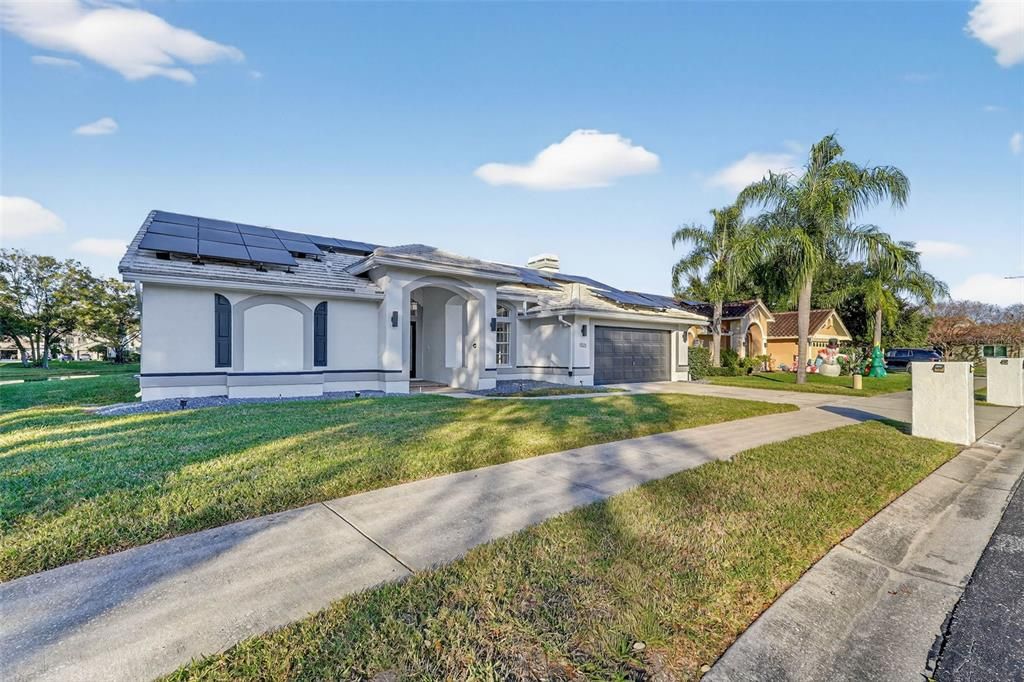 For Sale: $775,000 (4 beds, 2 baths, 2384 Square Feet)