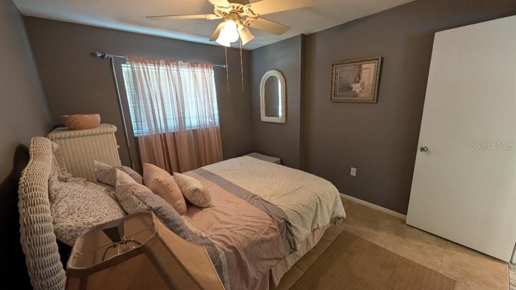 For Sale: $285,000 (3 beds, 2 baths, 1188 Square Feet)