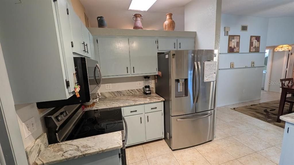 For Sale: $285,000 (3 beds, 2 baths, 1188 Square Feet)