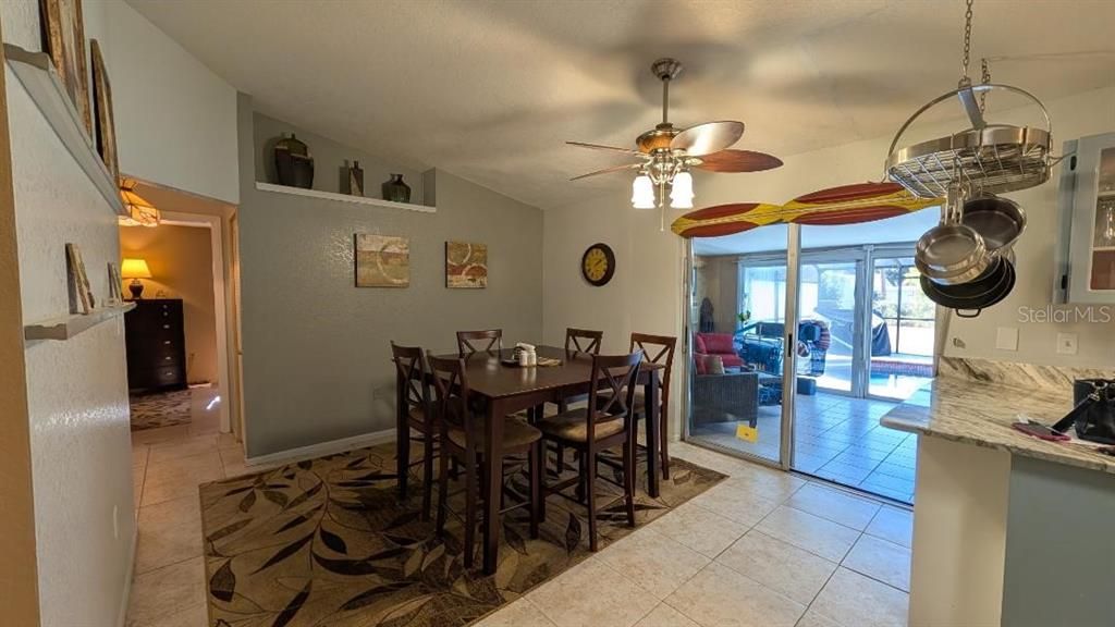 For Sale: $285,000 (3 beds, 2 baths, 1188 Square Feet)