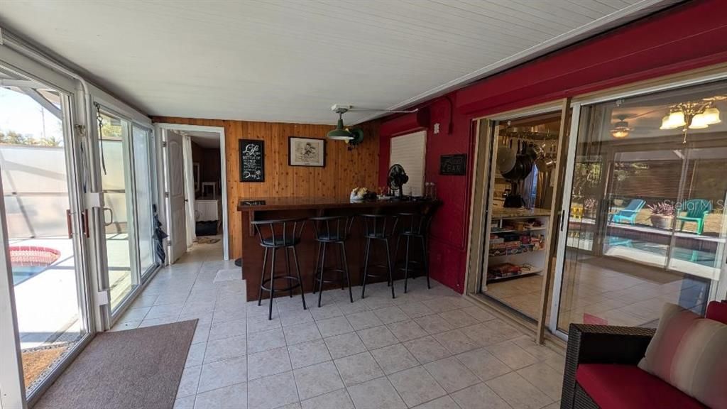 For Sale: $285,000 (3 beds, 2 baths, 1188 Square Feet)