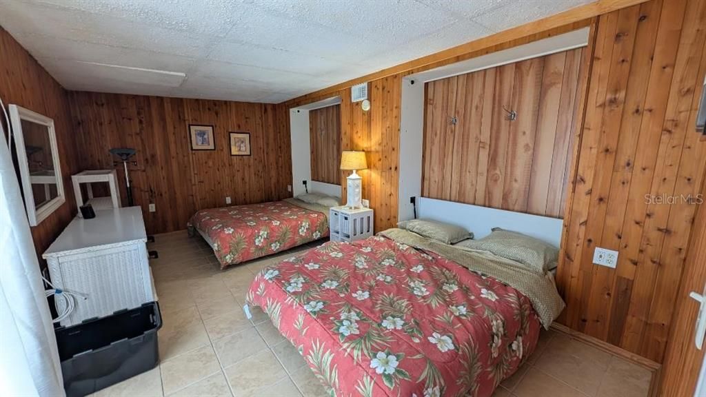 For Sale: $285,000 (3 beds, 2 baths, 1188 Square Feet)