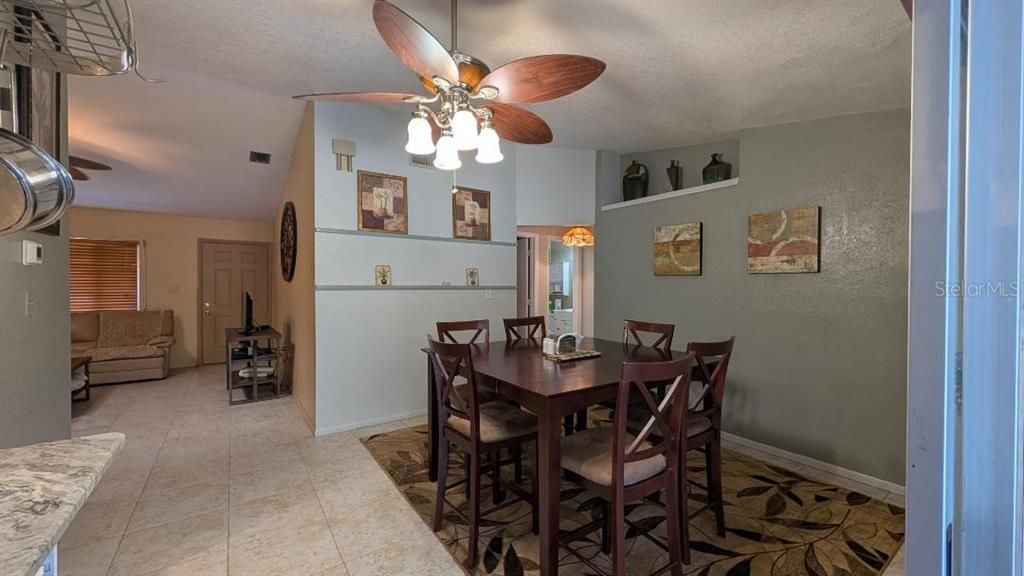 For Sale: $285,000 (3 beds, 2 baths, 1188 Square Feet)