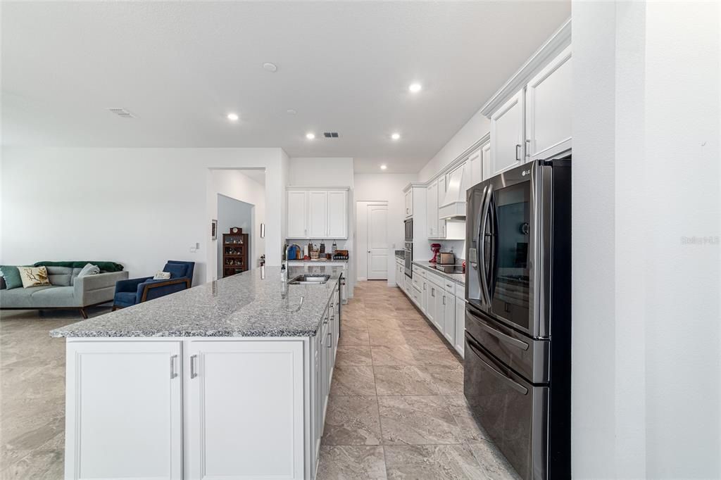 For Sale: $595,000 (3 beds, 3 baths, 2809 Square Feet)