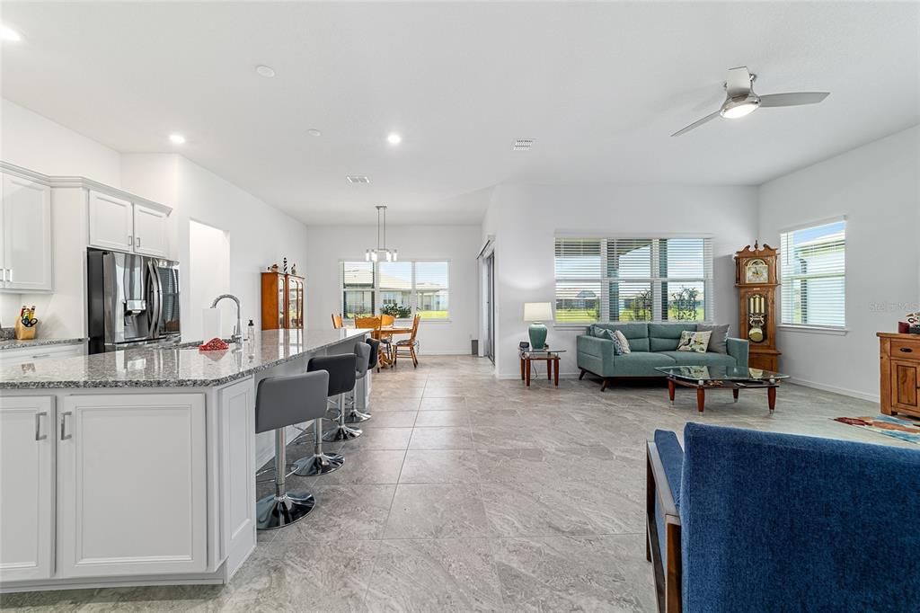 For Sale: $595,000 (3 beds, 3 baths, 2809 Square Feet)