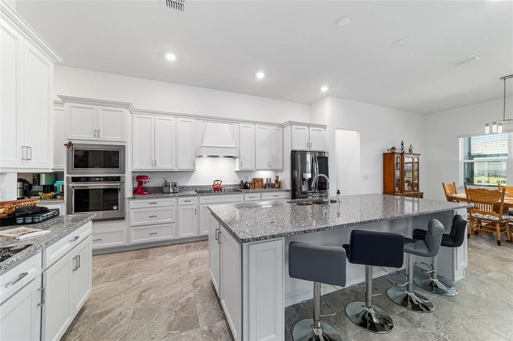 For Sale: $595,000 (3 beds, 3 baths, 2809 Square Feet)