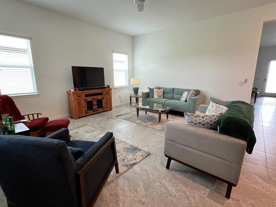 For Sale: $595,000 (3 beds, 3 baths, 2809 Square Feet)