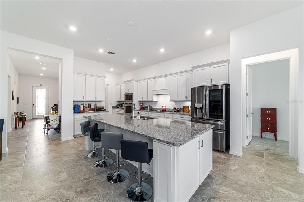 For Sale: $595,000 (3 beds, 3 baths, 2809 Square Feet)