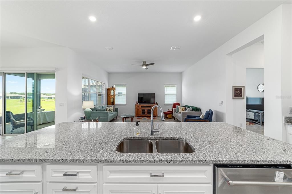 For Sale: $595,000 (3 beds, 3 baths, 2809 Square Feet)