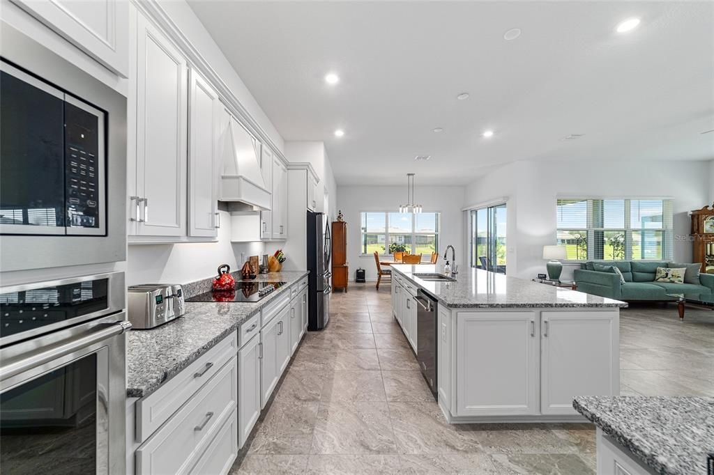 For Sale: $595,000 (3 beds, 3 baths, 2809 Square Feet)