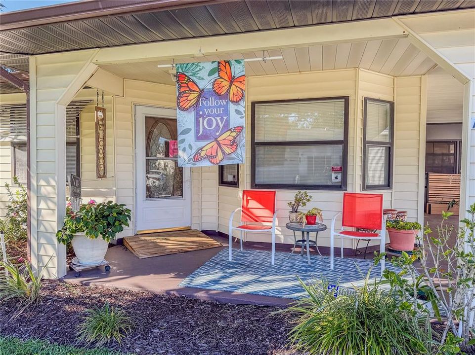 For Sale: $215,000 (2 beds, 2 baths, 1224 Square Feet)