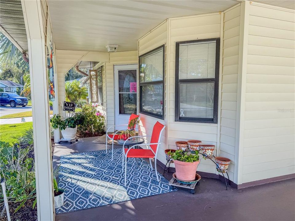 For Sale: $215,000 (2 beds, 2 baths, 1224 Square Feet)