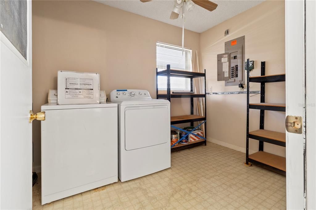 Activo con contrato: $189,900 (2 camas, 2 baños, 1224 Pies cuadrados)
