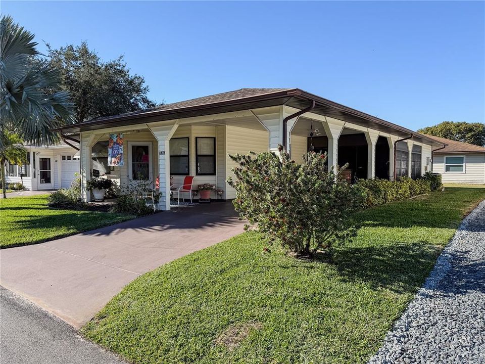 For Sale: $215,000 (2 beds, 2 baths, 1224 Square Feet)