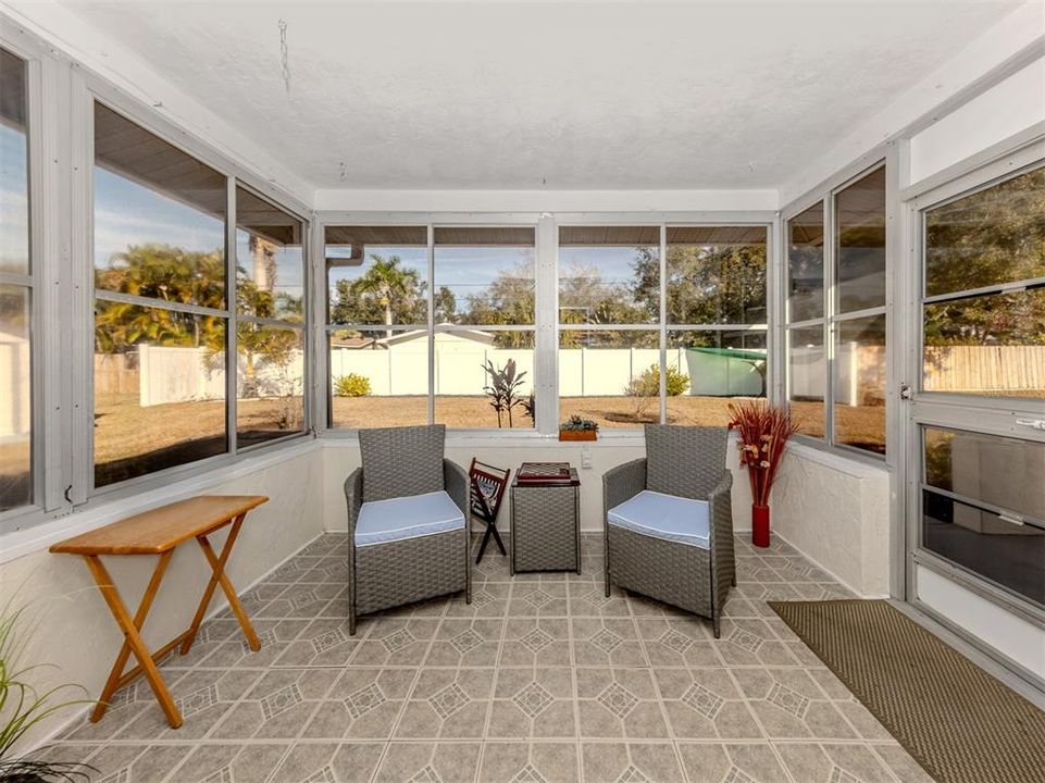 На продажу: $349,900 (3 спален, 2 ванн, 1254 Квадратных фут)