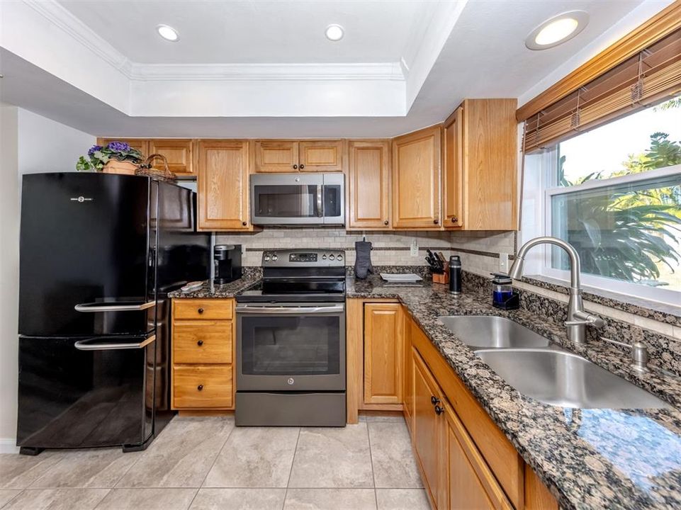 На продажу: $349,900 (3 спален, 2 ванн, 1254 Квадратных фут)