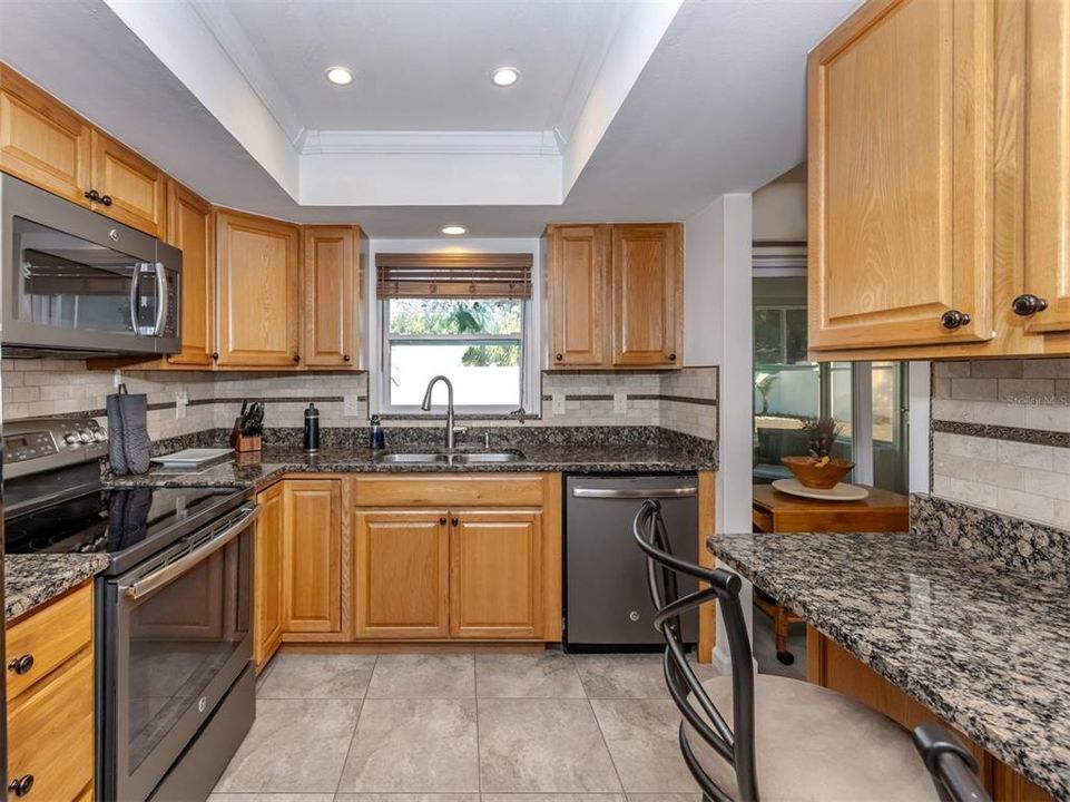 На продажу: $349,900 (3 спален, 2 ванн, 1254 Квадратных фут)