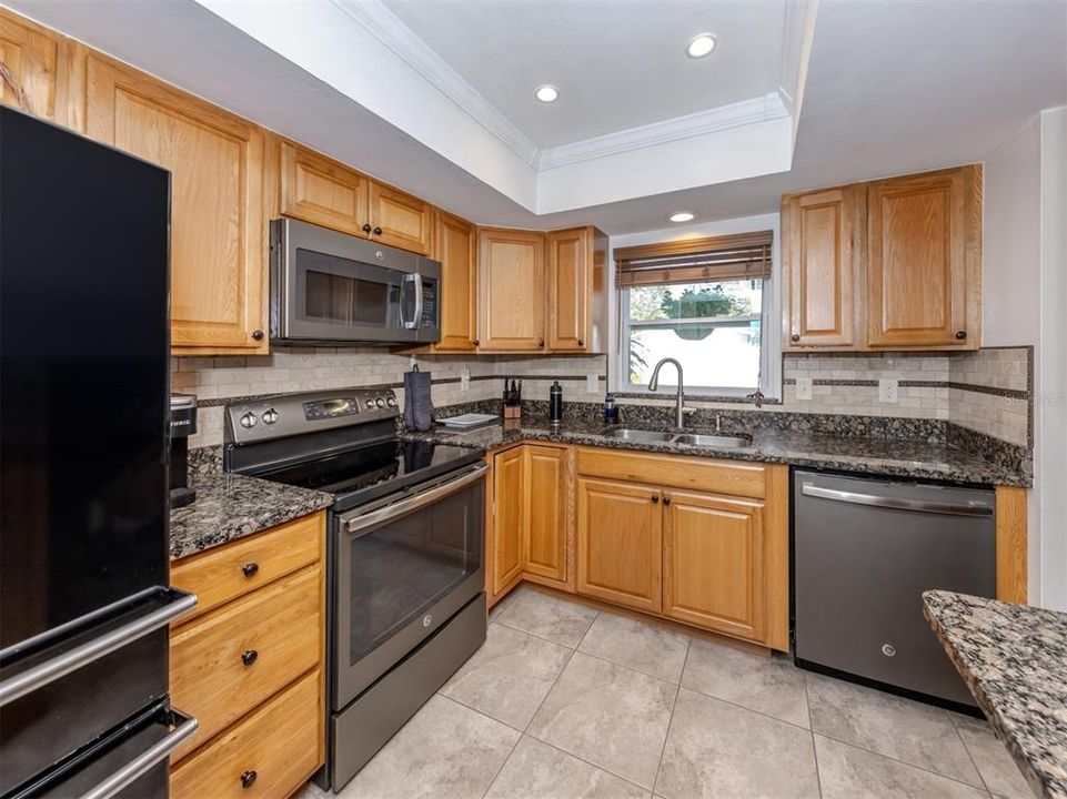 На продажу: $349,900 (3 спален, 2 ванн, 1254 Квадратных фут)